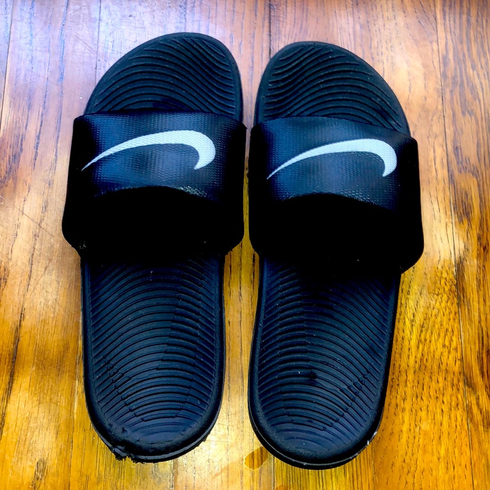 Women’s Nike slides
